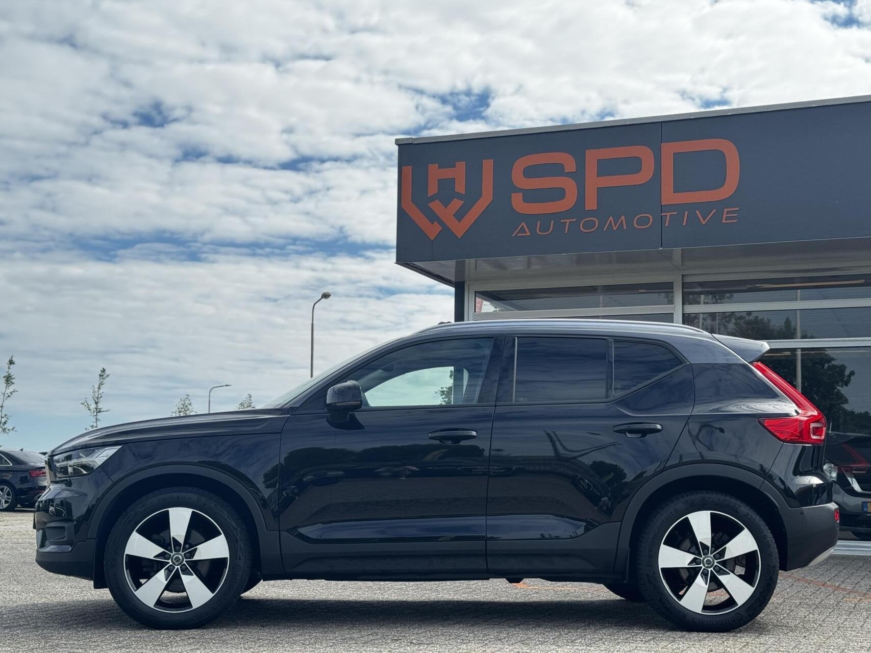 Volvo XC40 2.0 T5 AWD Momentum|247PK|H&K|360CAM|Pano|ACC|, Auto's, Volvo, Automaat, 4 cilinders, 1969 cc, Zwart