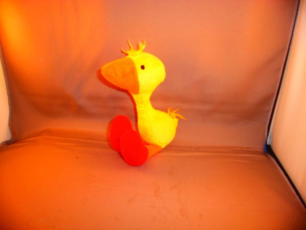 gijsje eend klein geel oranje snavel rode poten 20cm velours, Kinderen en Baby's, Speelgoed | Knuffels en Pluche, Ophalen of Verzenden
