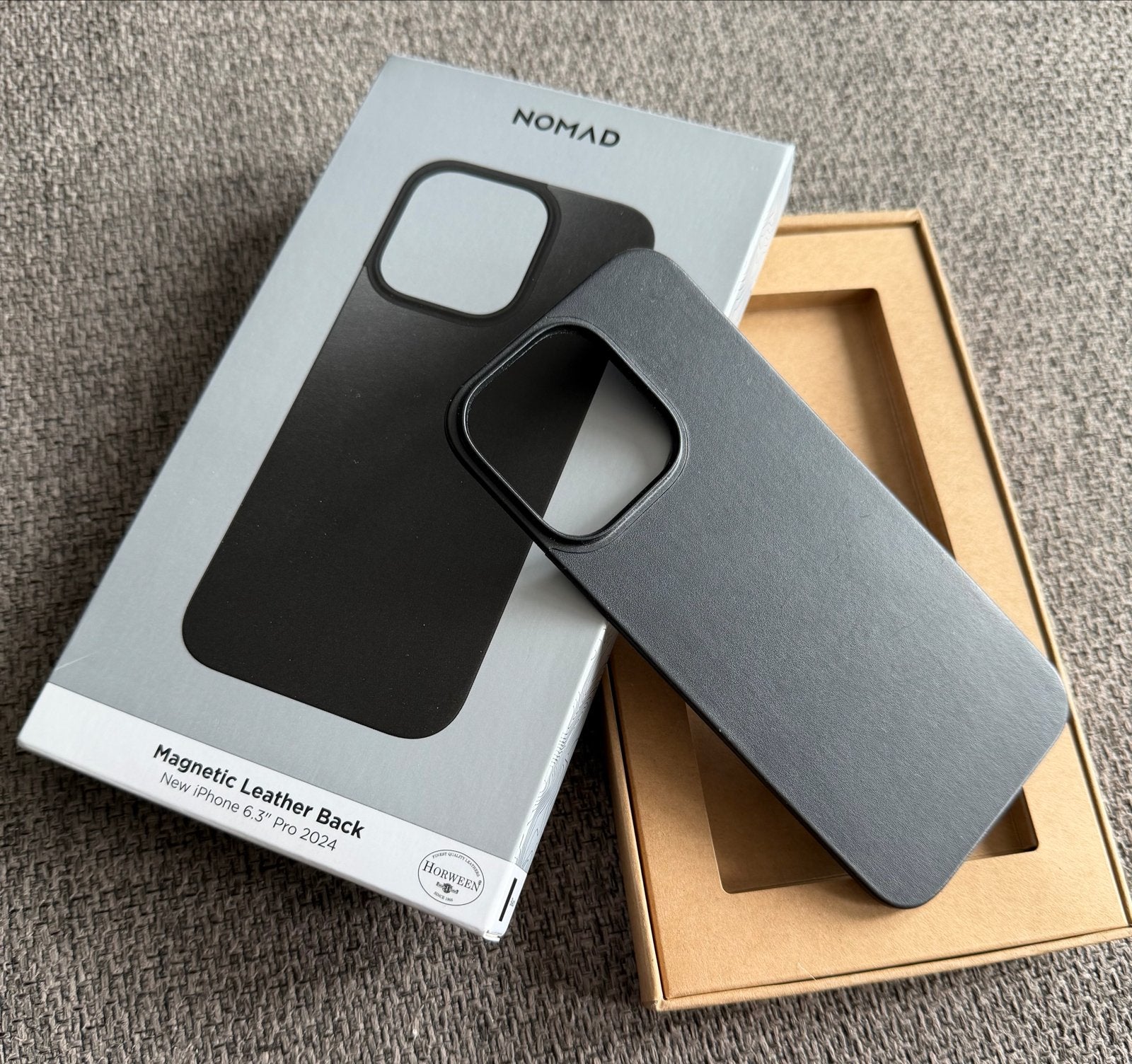 Nomad Magnetic Leather Back Hoesje iPhone 16 Pro Zwart, Zwart, Overige merken, Nieuw, Hoesje of Tasje