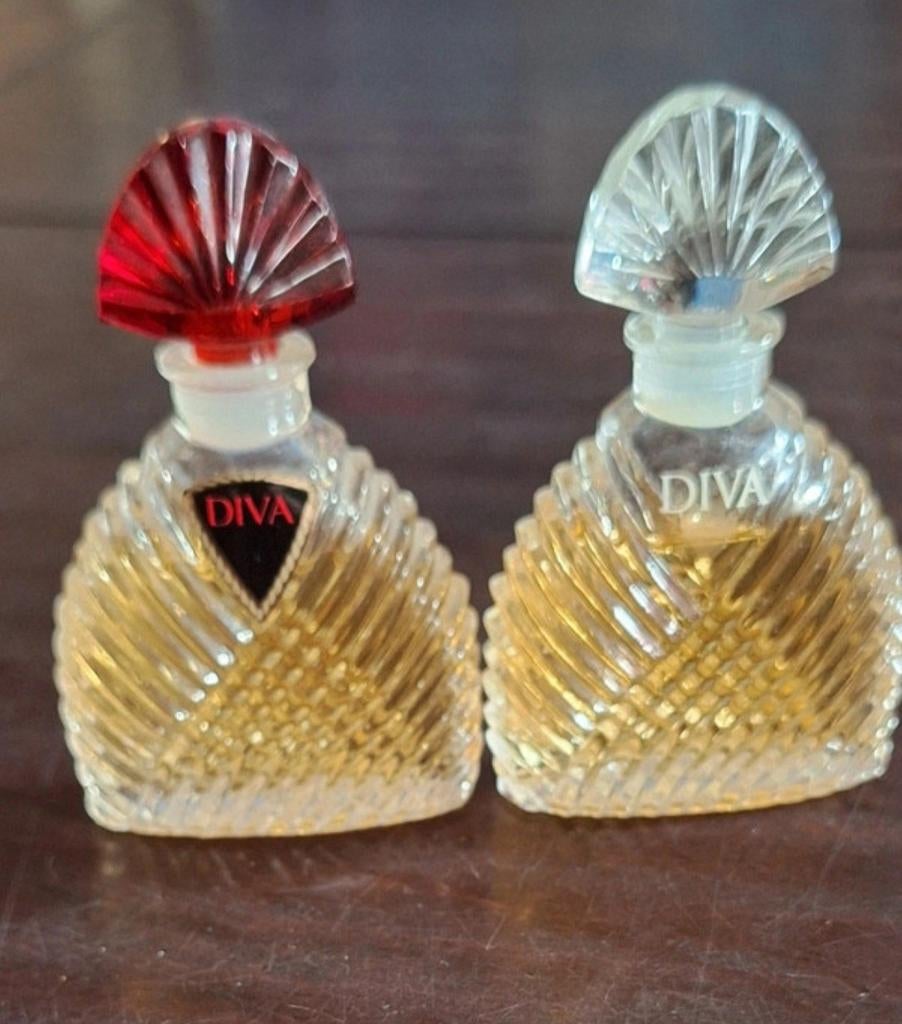 Ungaro Diva parfum miniaturen set van 2, Verzamelen, Parfumverzamelingen, Ophalen of Verzenden, Zo goed als nieuw, Miniatuur