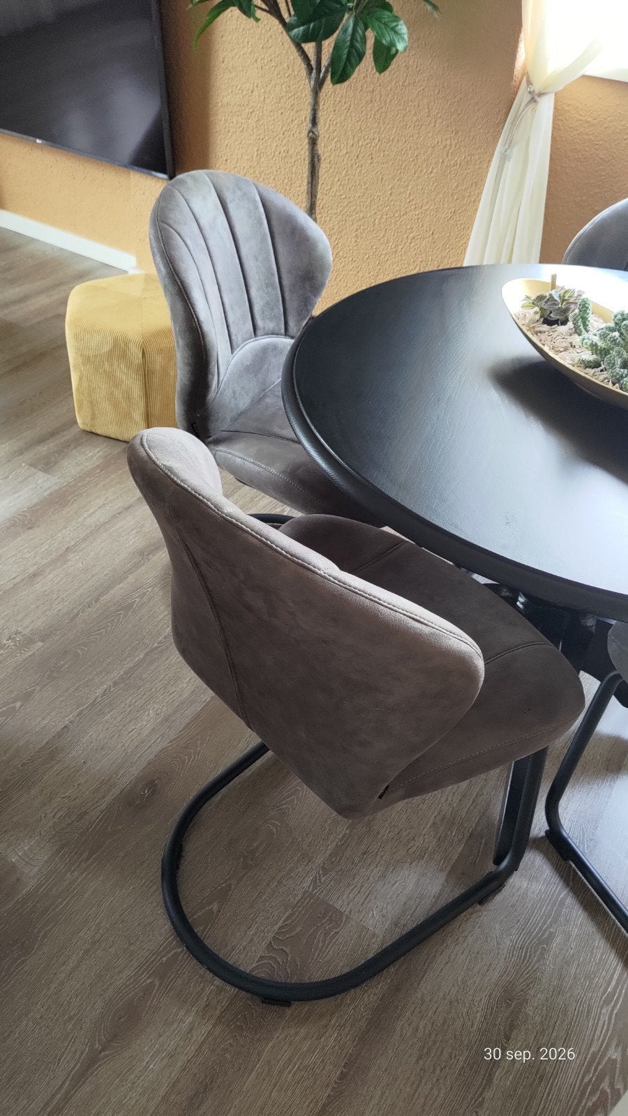 Moderne  eetkamerstoelen - Grijs stof, Ophalen, Zo goed als nieuw, Metaal, Vier