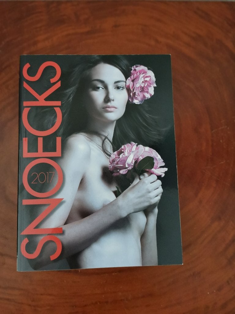 Snoecks 2017 catalogus pinup fotos en verhalen, Snoecks, Ophalen of Verzenden, Zo goed als nieuw, Overige onderwerpen