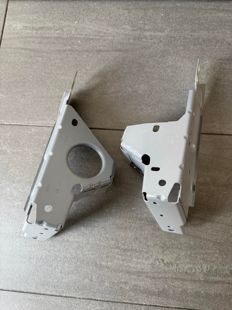 koplampbeugel voorbumper audi Q4, Auto-onderdelen, Gebruikt, Voor, Bumper, Audi