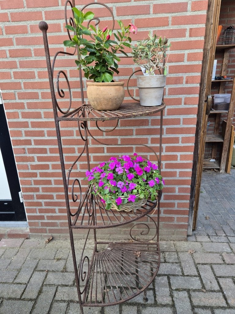 Mooi meedijzeren plantenrek voor buiten (hoek), Ophalen