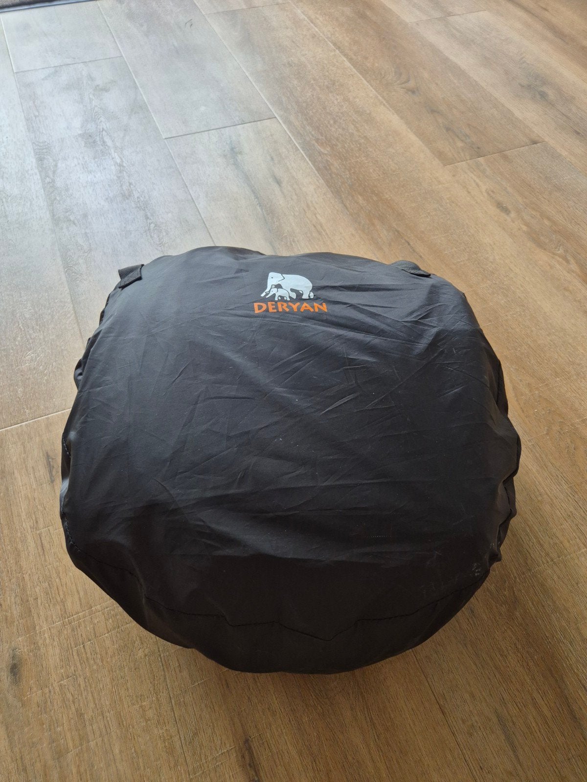 deryan de luxe campingbedje tent met zelfopblaasbaar matras, Ophalen, Zo goed als nieuw