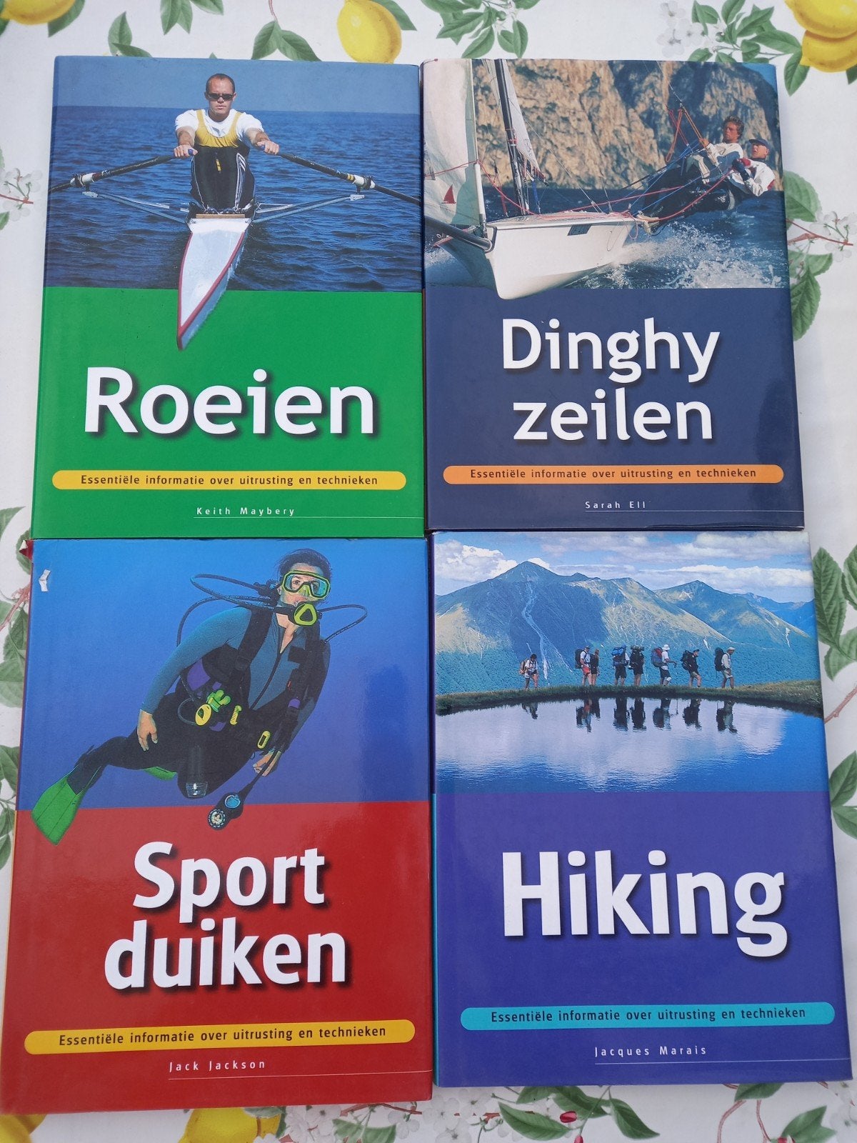 4 V boeken: Roeien, Dinghy zeilen, Sport duiken, Hik, Ophalen of Verzenden, Zo goed als nieuw, Diverse auteurs, Watersport en Hengelsport