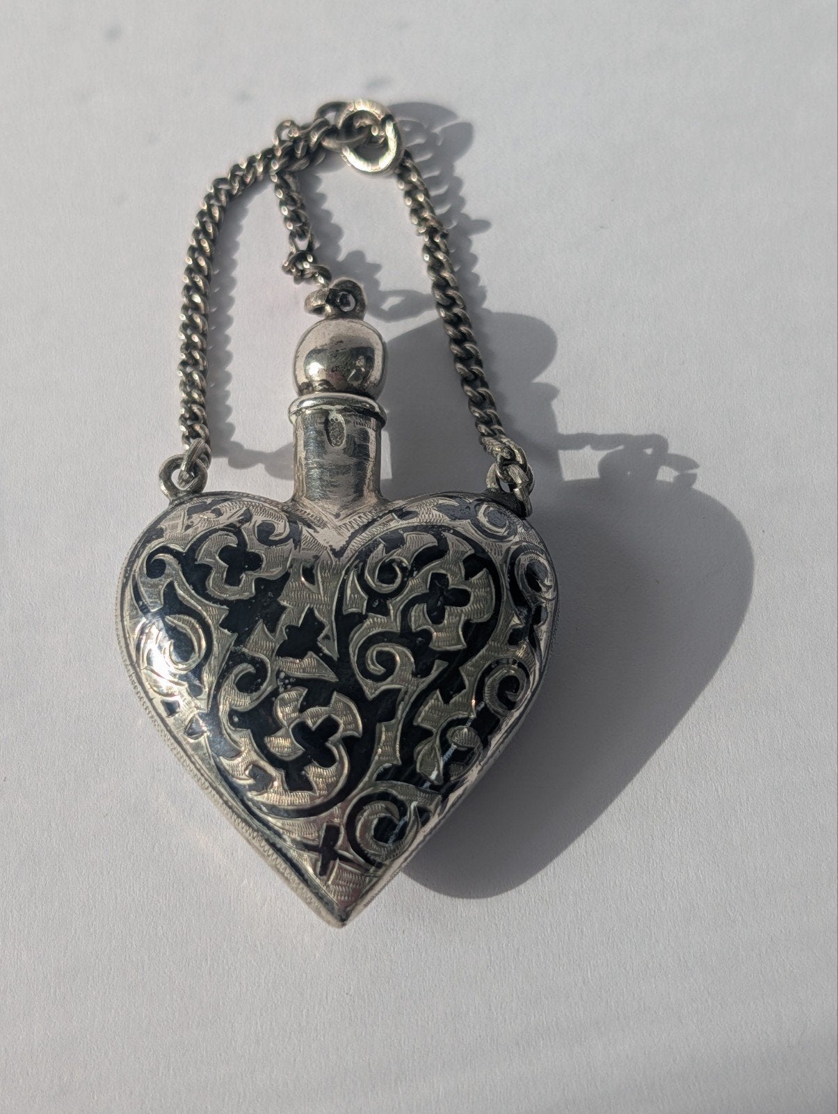Antiek Russisch Zilveren Parfumflesje met Niello Decoratie, Antiek en Kunst, Antiek | Goud en Zilver, Zilver, Ophalen of Verzenden