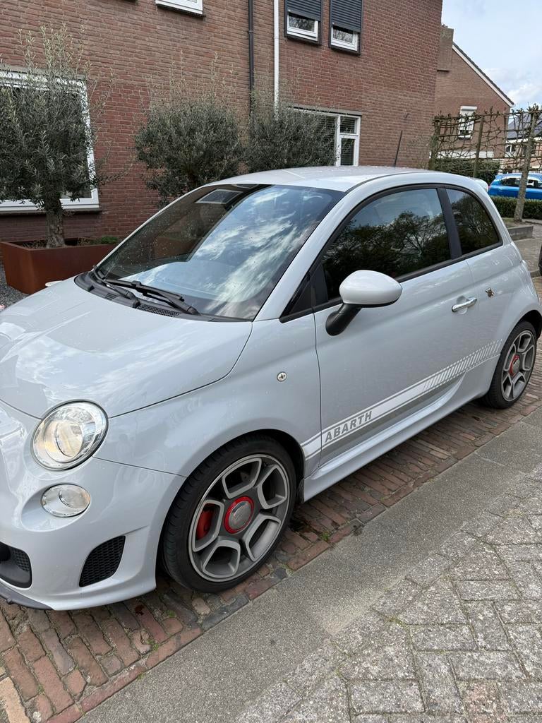 Fiat 500 1.4 T-jet Abarth 2013 Grijs, Auto's, Voorwielaandrijving, 15 km/l, 40 €/maand, 4 cilinders