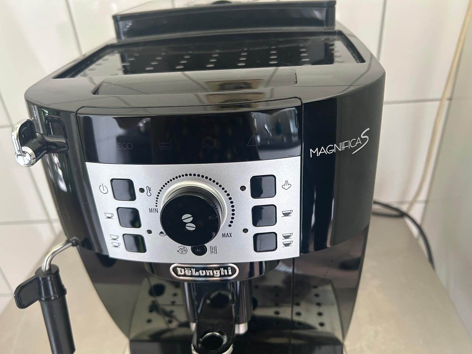 delonghi magnifica s, Espresso apparaat, Ophalen of Verzenden, Zo goed als nieuw, 4 tot 10 kopjes