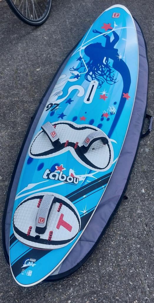 Tabou 3S 97L met boardbag - heel mooi, Watersport en Boten, Windsurfen, Ophalen, Gebruikt, Met draagtas, Minder dan 250 cm