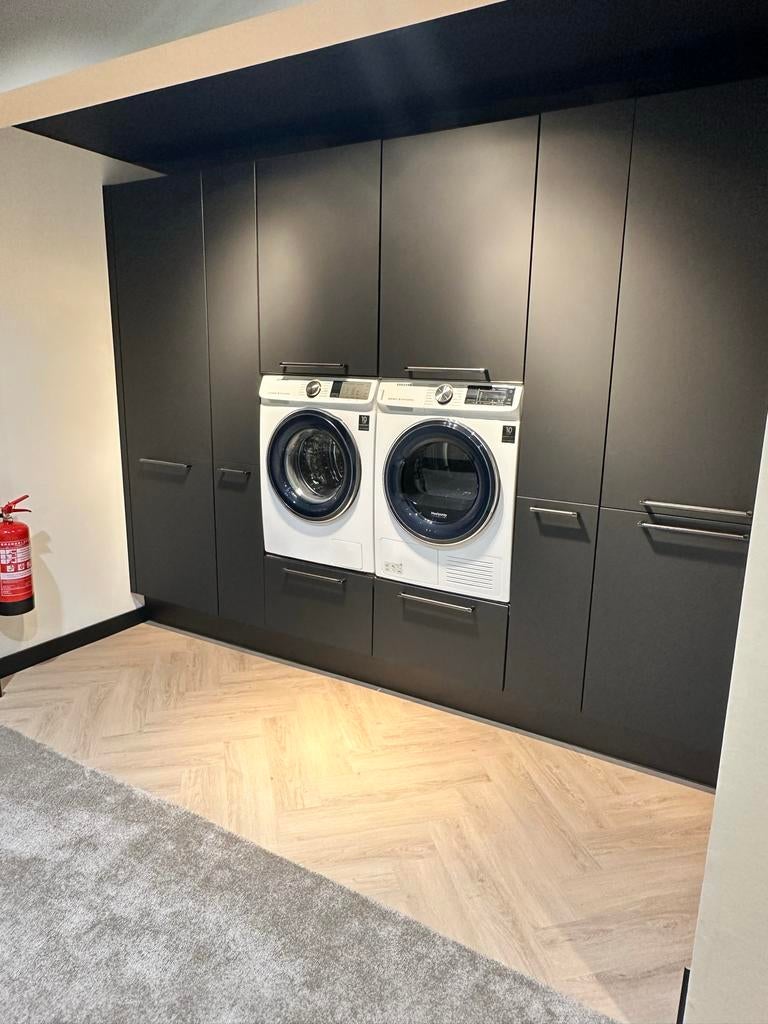 Moderne Bijkeuken met Samsung Was- en Droogcombinatie, Ophalen, Overige typen, 8 tot 10 kg, Zo goed als nieuw