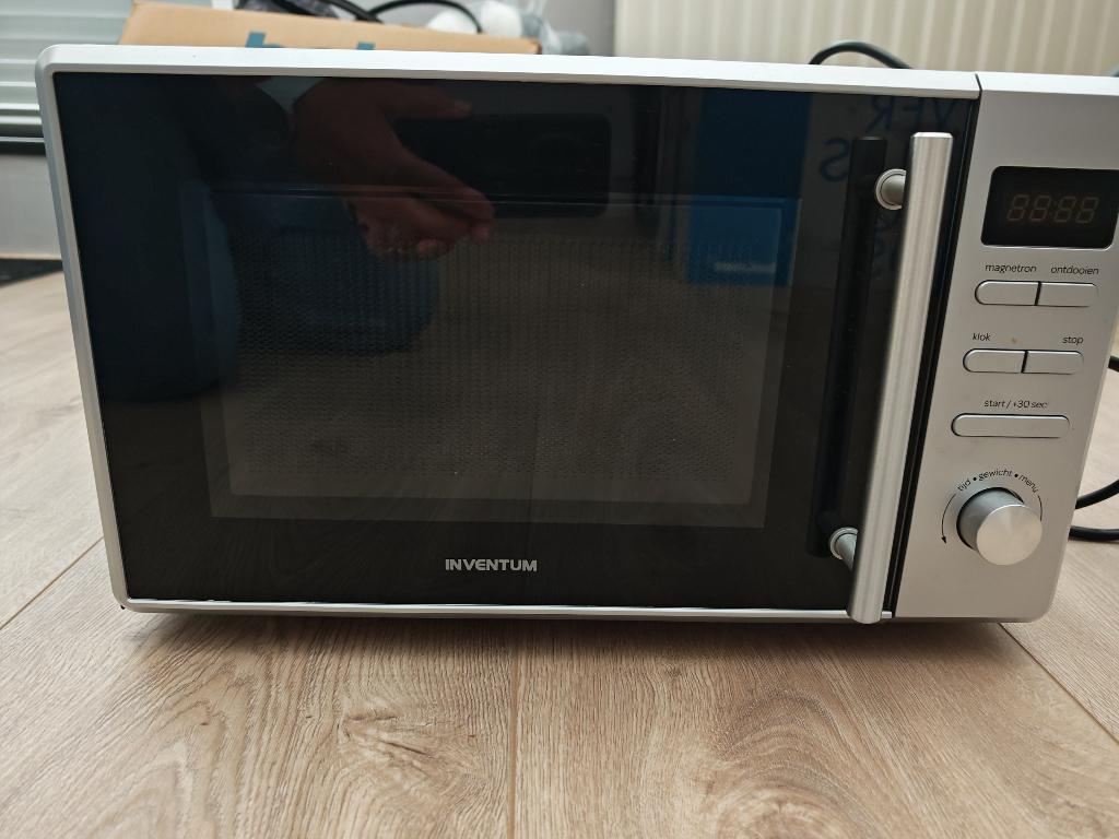 Inventum Solo Magnetron MN207S Silver, Witgoed en Apparatuur, Magnetrons, Ophalen, Minder dan 45 cm, Draaiplateau, Vrijstaand