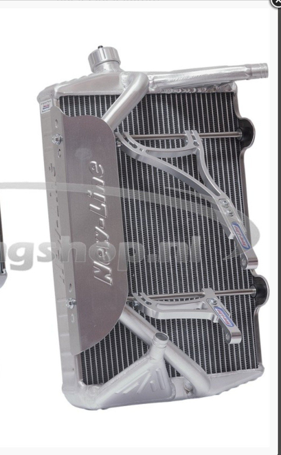 gezocht Radiator New-Line DOUBLE MAX2 LIGHT, afmetingen: 290, Sport en Fitness, Karting, Ophalen of Verzenden, Zo goed als nieuw