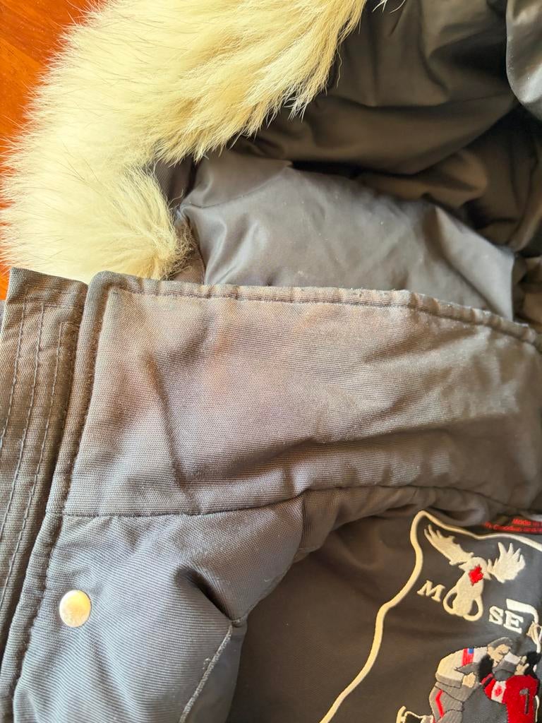 Moose Knuckles Winterjas (maat M)- Grijs met bontkraag, Ophalen, Gedragen, Grijs