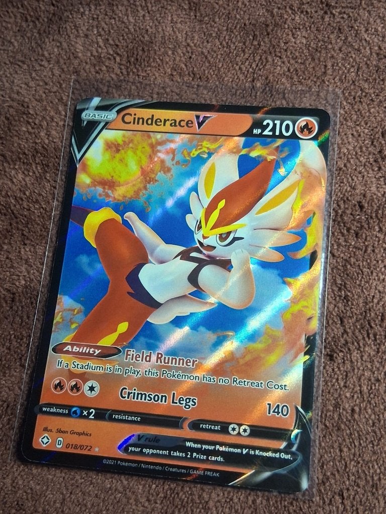 Pokémon kaart Cinderace V - Shining Fates - 018/072, Ophalen of Verzenden, Zo goed als nieuw, Losse kaart, Foil