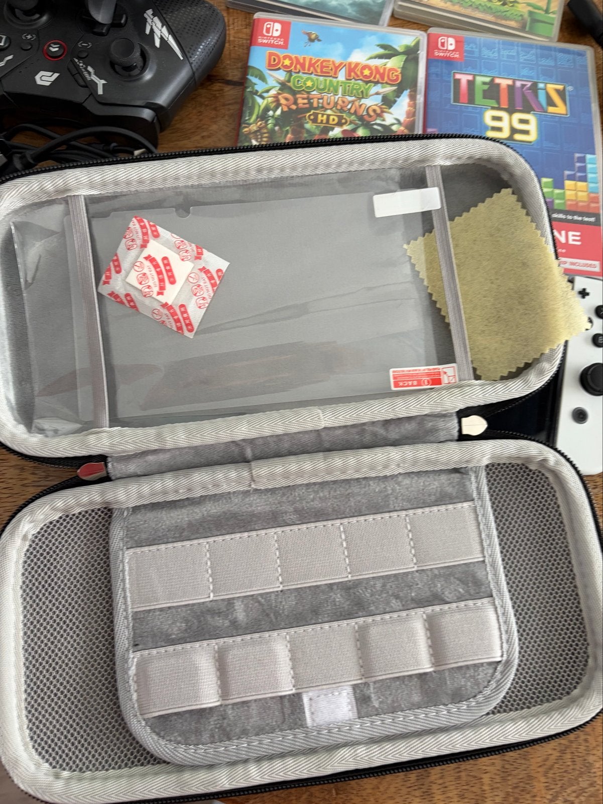 Nintendo Switch OLED met 3 games en 2 controllers, Spelcomputers en Games, Spelcomputers | Nintendo Switch, Zo goed als nieuw