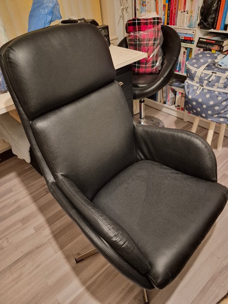 Zgan Mooie Fauteuil, skye-leer zwart, Huis en Inrichting, Ophalen, Kunststof, Minder dan 75 cm, Zo goed als nieuw
