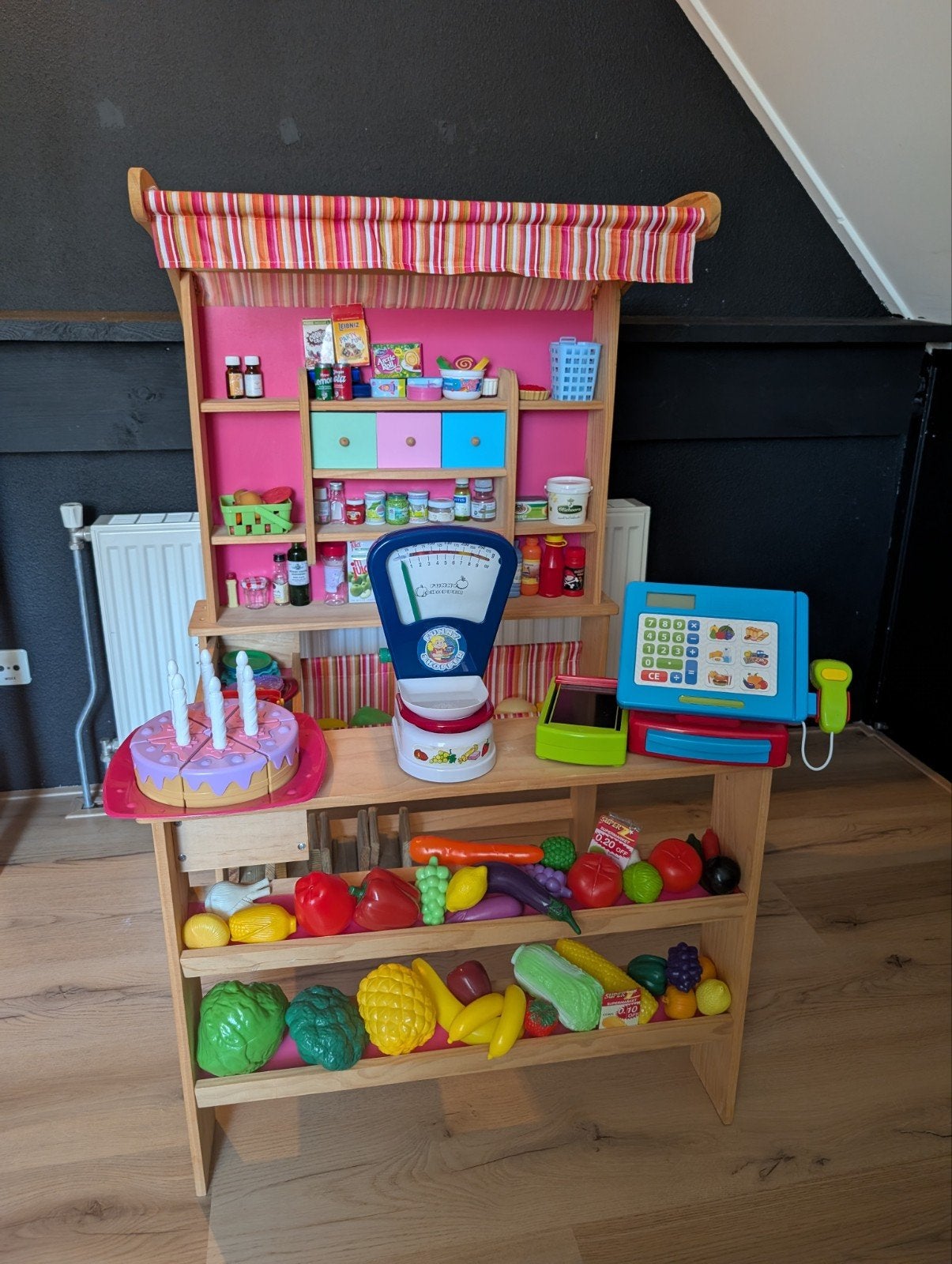 Complete houten speelgoedwinkel met kassa en accessoires, Ophalen, Jongen of Meisje