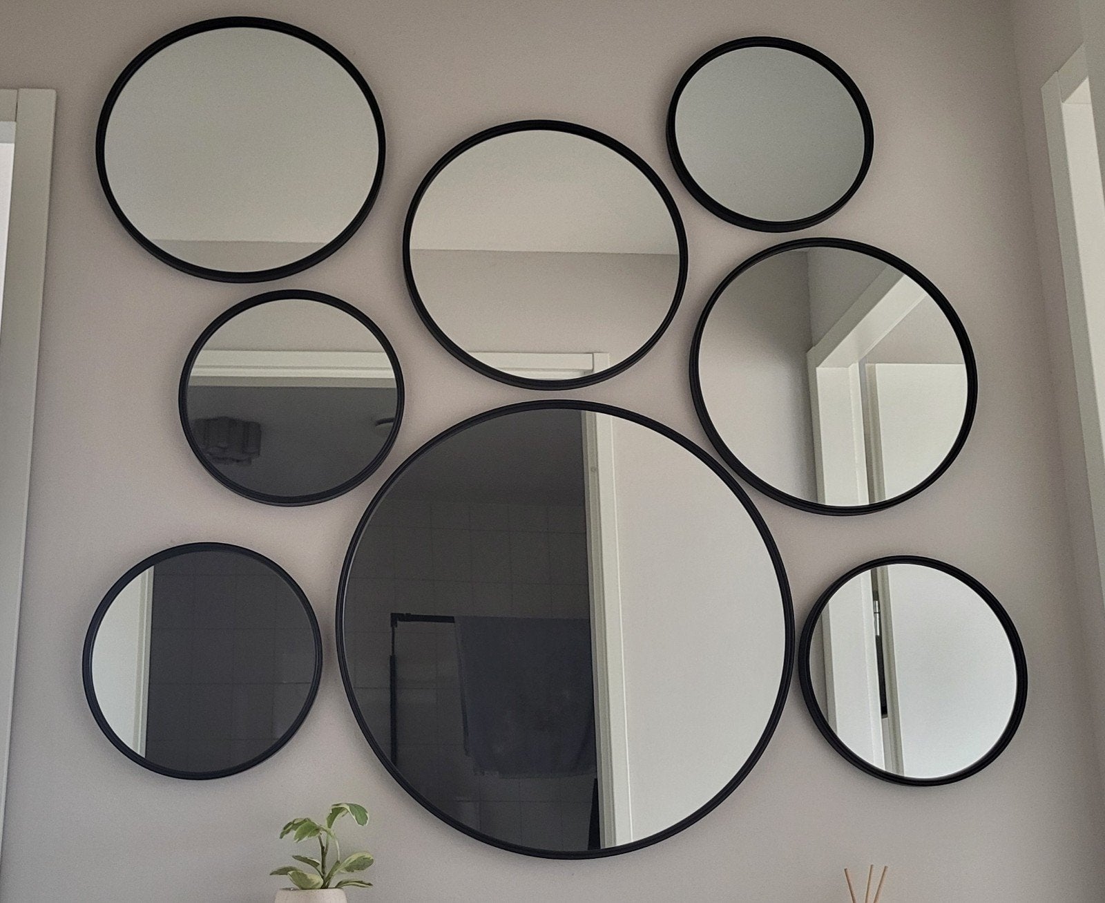 KOOPJE 5 EURO PER SPIEGEL! 8 zwarte ronde spiegels in versch, Huis en Inrichting, Ophalen, Gebruikt, Rond, 125 cm of meer