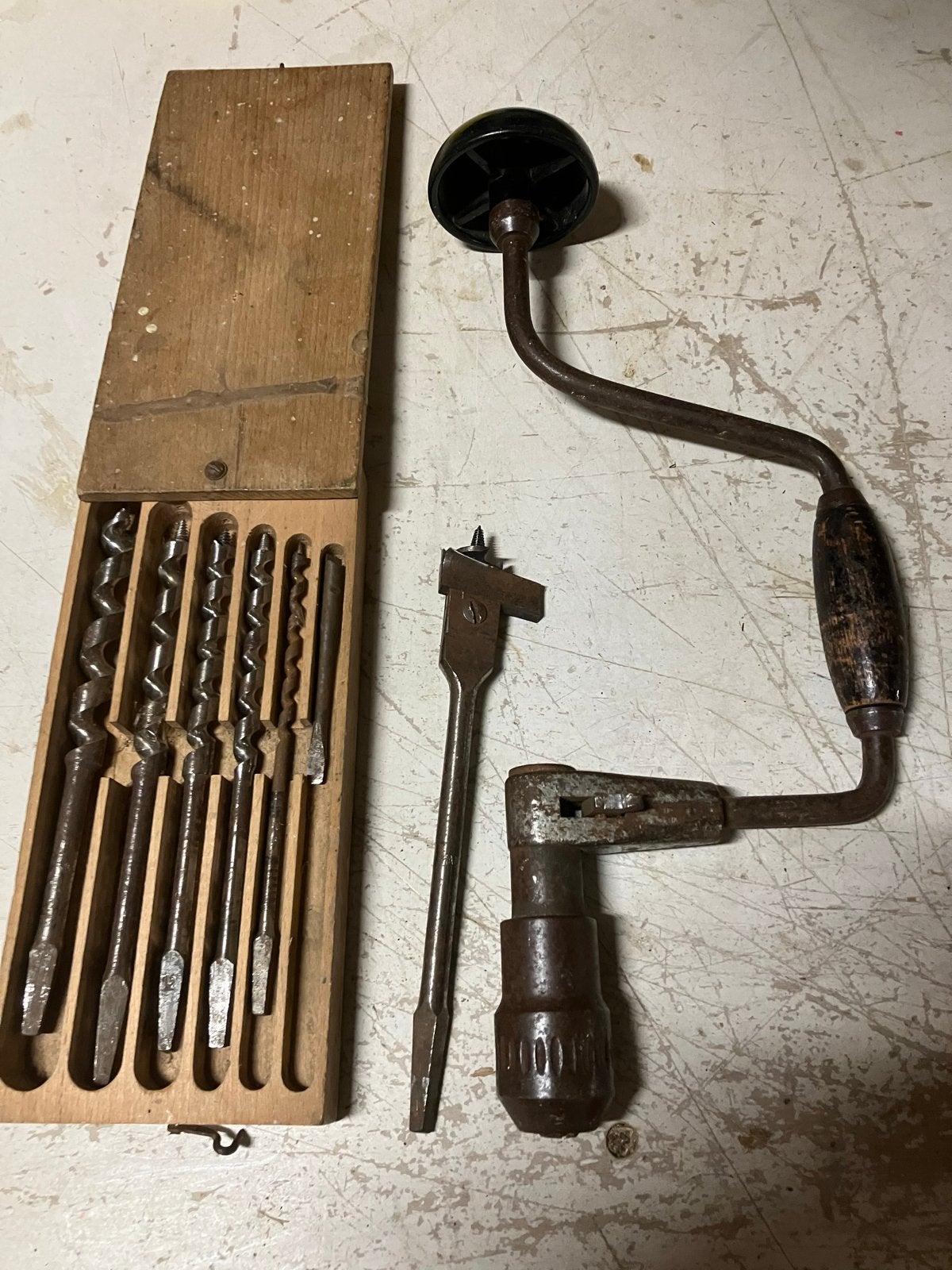 Booromslag  Venusberg handboor met borenset in houten kist, Ophalen of Verzenden, Gebruikt, Minder dan 400 watt, Boor- en Schroefmachine