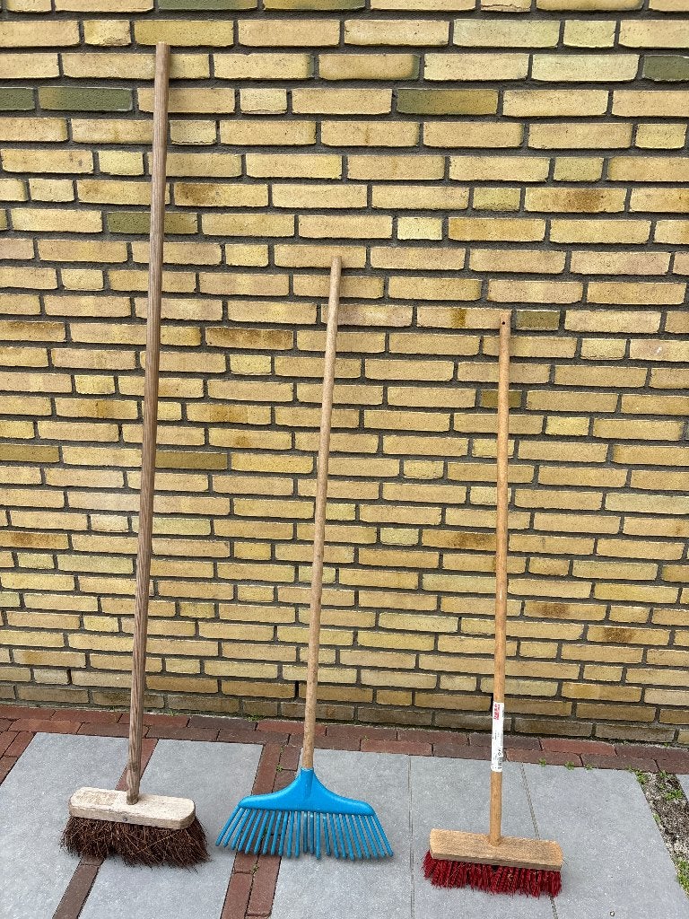 Set van 3 bezems - diverse soorten, Ophalen, Gebruikt, Bezem, Onbekend