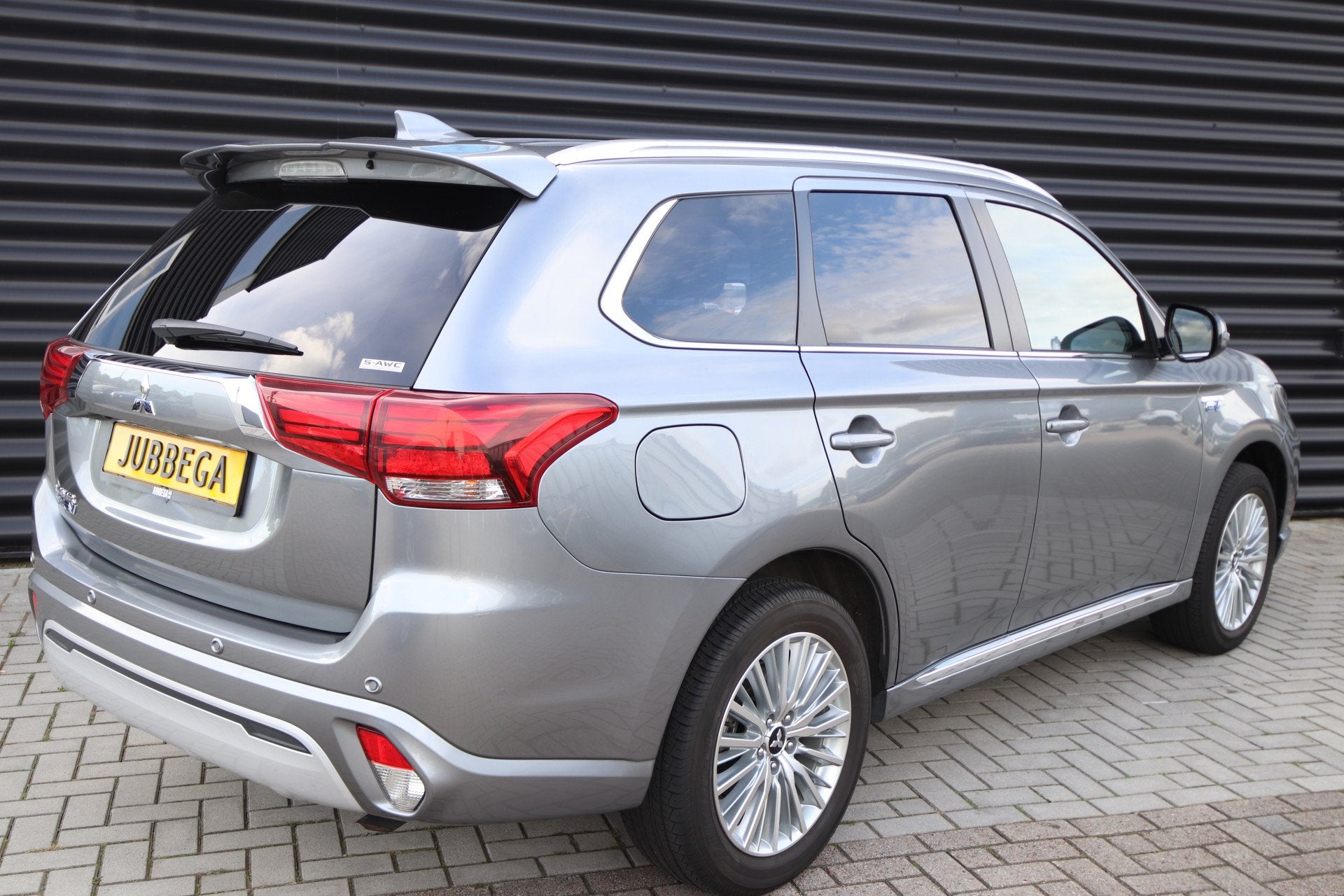 Mitsubishi Outlander 2.4 PHEV Instyle Opendak, Adaptive crui, Auto's, Automaat, Zwart, 4 cilinders, Bedrijf