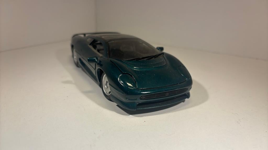 Jaguar xj220 maisto 1.24, Maisto, Ophalen of Verzenden, A, A