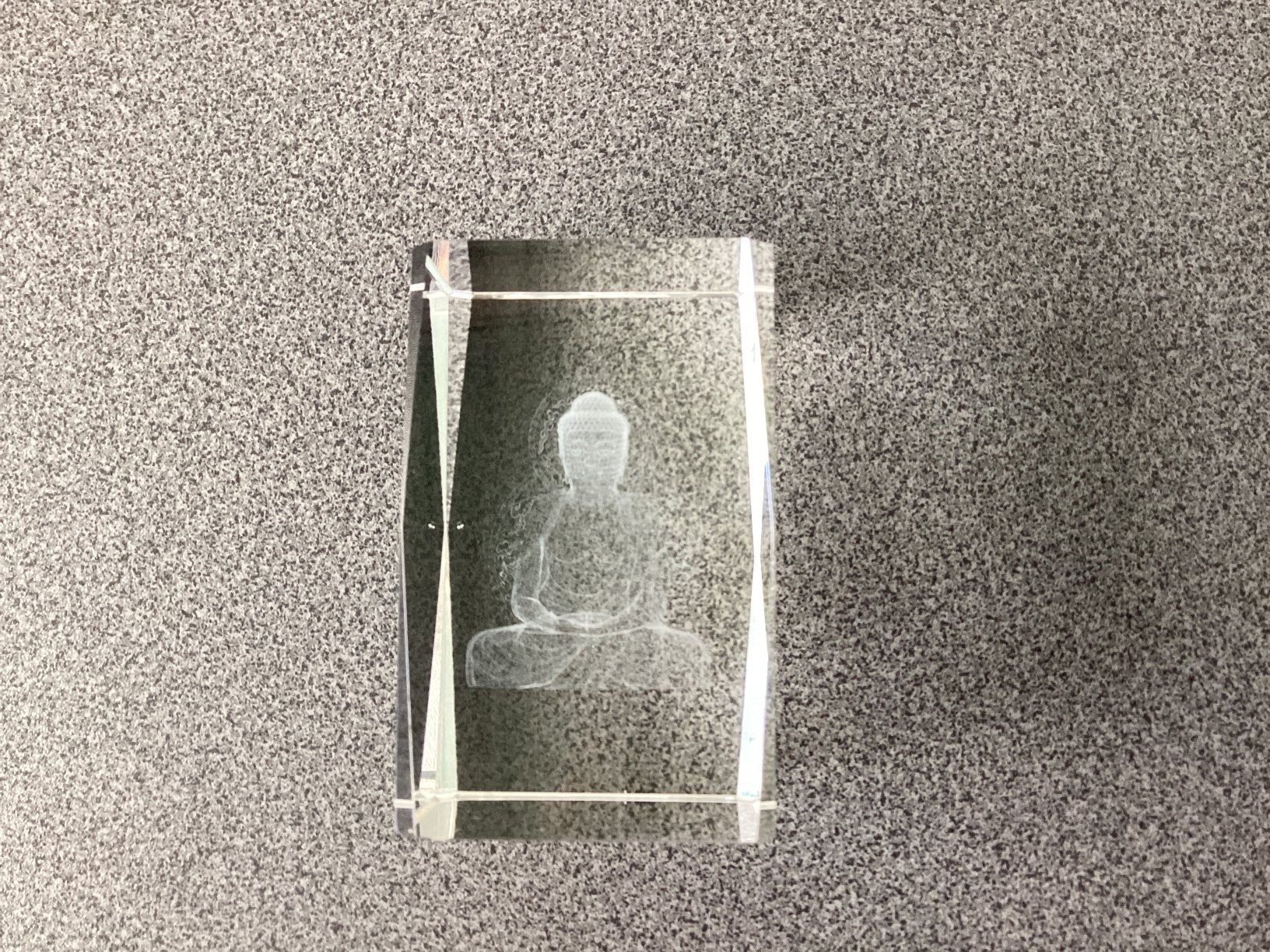 Boeddha holografische afbeelding in gkazen kubus, Verzamelen, Beelden en Beeldjes, Ophalen, Gebruikt, Religie