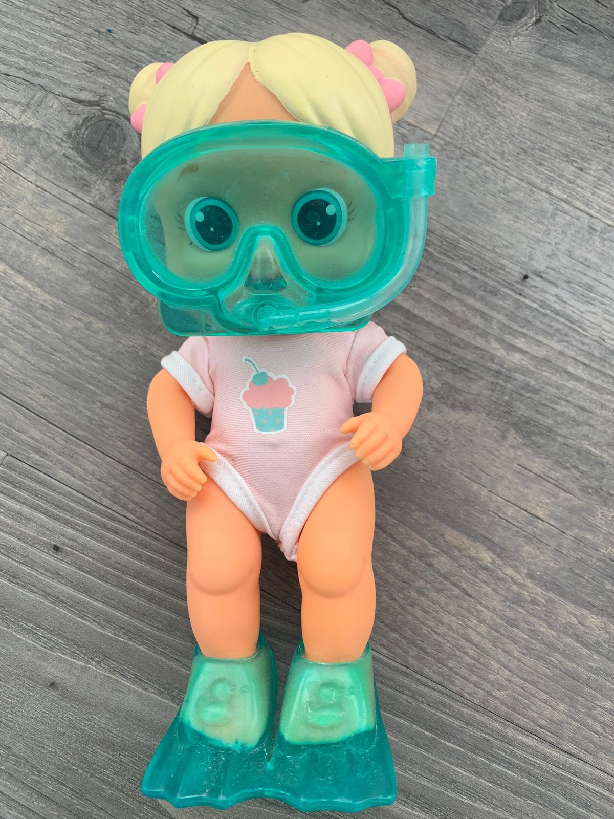 Leuke babypop met duikbril en zwemvliezen, Ophalen of Verzenden, Gebruikt, Babypop