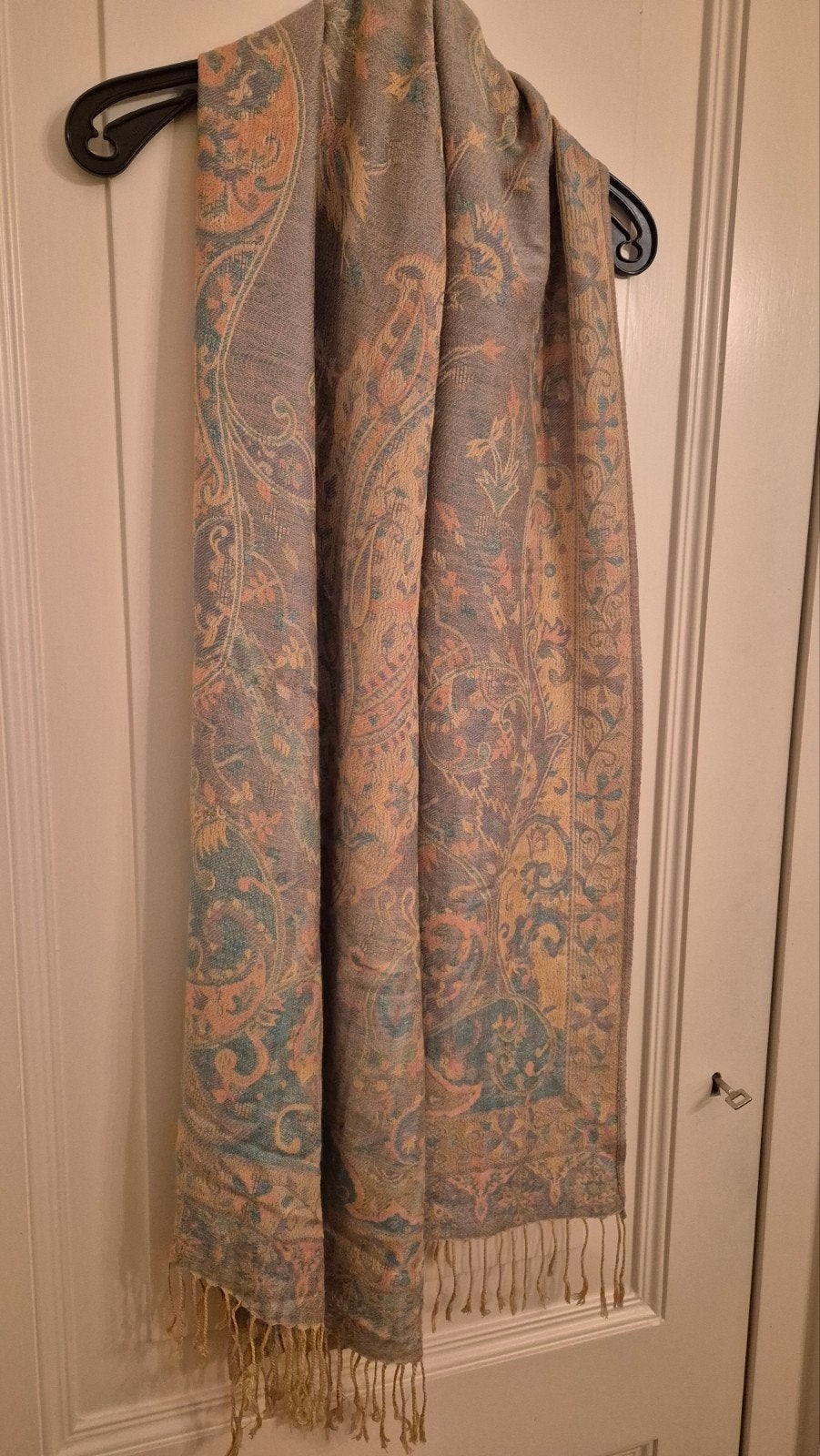 Pashmina sjaal 70 % cashmere 30% zijde 
L 190 x B 68 cm, Kleding | Dames, Ophalen of Verzenden, Zo goed als nieuw, Sjaal