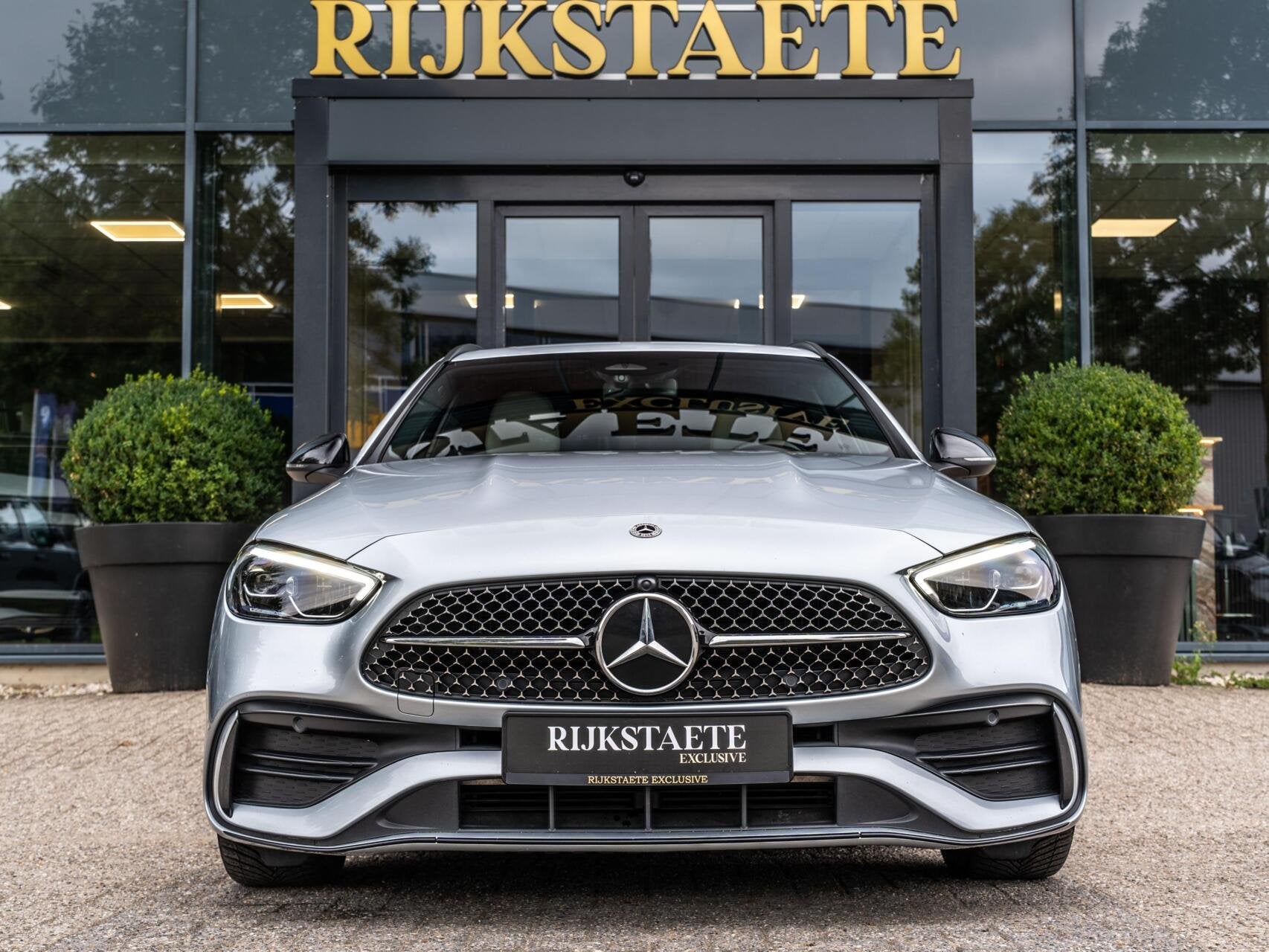 Mercedes C-klasse Estate C300e AMG|BURMESTER|ACC|TREKHAAK, Auto's, Automaat, Dealer onderhouden, Achterwielaandrijving, Euro 6