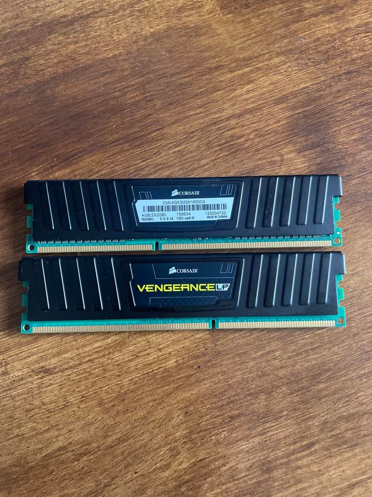 Corsair Vengeance LP 4GB (2x2GB) DDR3 RAM 1600MHz, Server, DDR3, Ophalen of Verzenden, Zo goed als nieuw