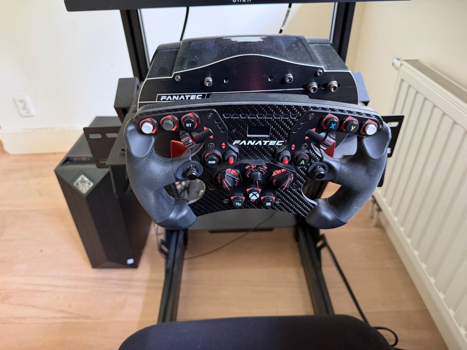 Foto 5 van Complete Sim Racing Setup: HP Omen, Fanatec, Heusinkveld, VR