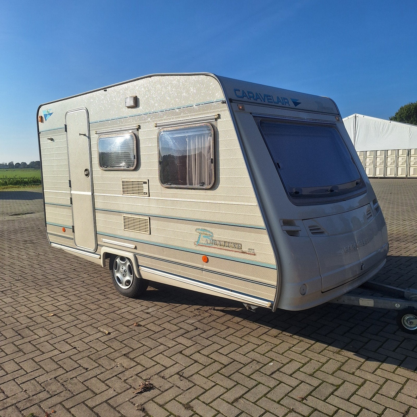 Caravelair Bamba Plus 375, Voortent, Stapelbed, Fietsenrek, Dwars-stapelbed, Bedrijf, Treinzit, Reservewiel