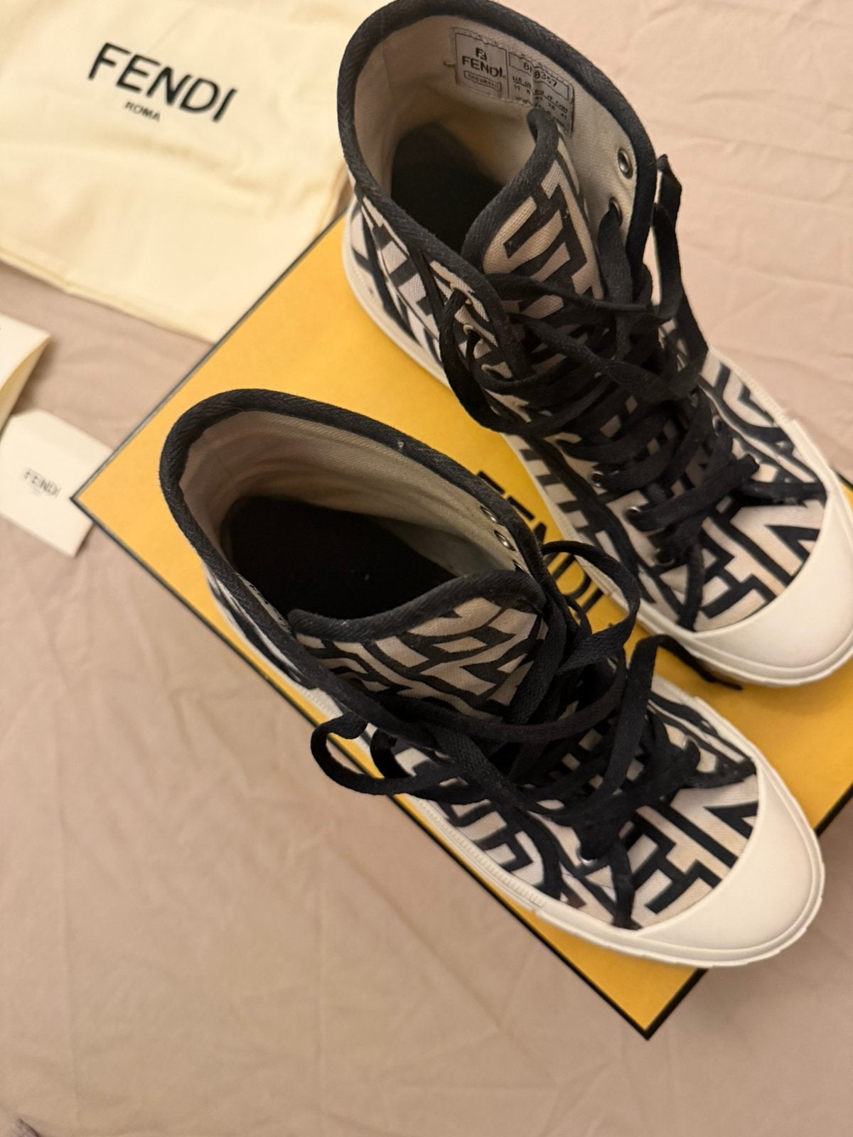 Fendi sneakers dames maat 41,00, Wit, Ophalen of Verzenden, Sneakers of Gympen, Gedragen