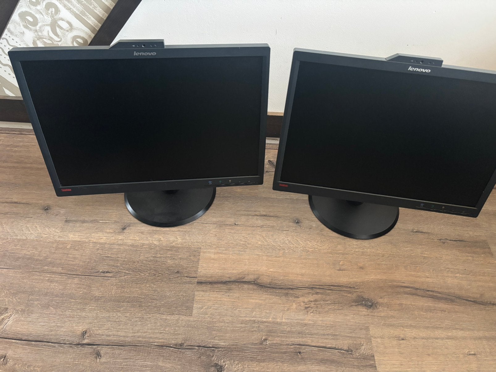 Twee monitor beeldschermen thinksvision, Ophalen, Zo goed als nieuw, 60 Hz of minder, HDMI
