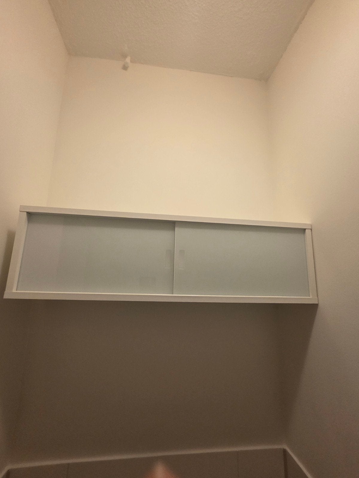 Witte wandkast met schuifdeuren (80x23cm), Ophalen, Zo goed als nieuw