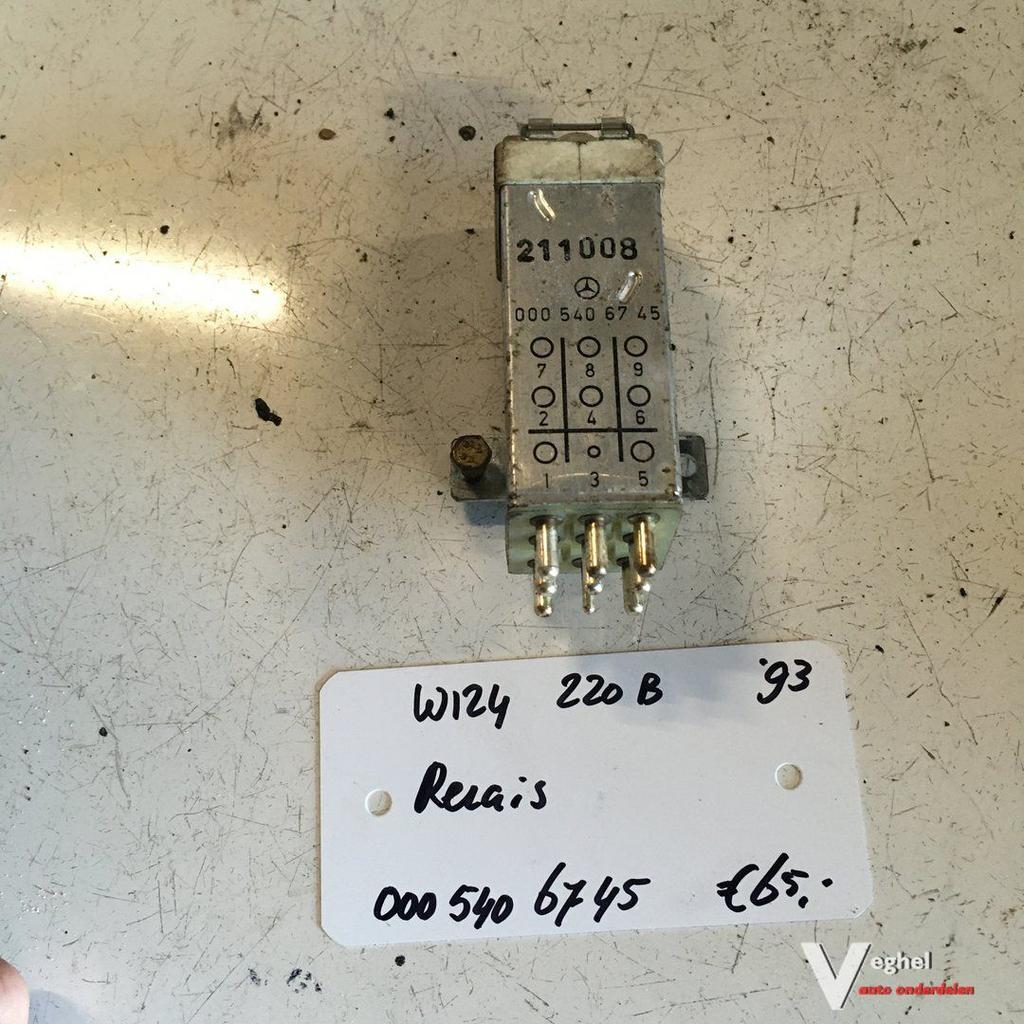 Mercedes W124 220 Benzine 1993 Overspanningsregelaar / Relai, Gebruikt, -, -, Ophalen of Verzenden