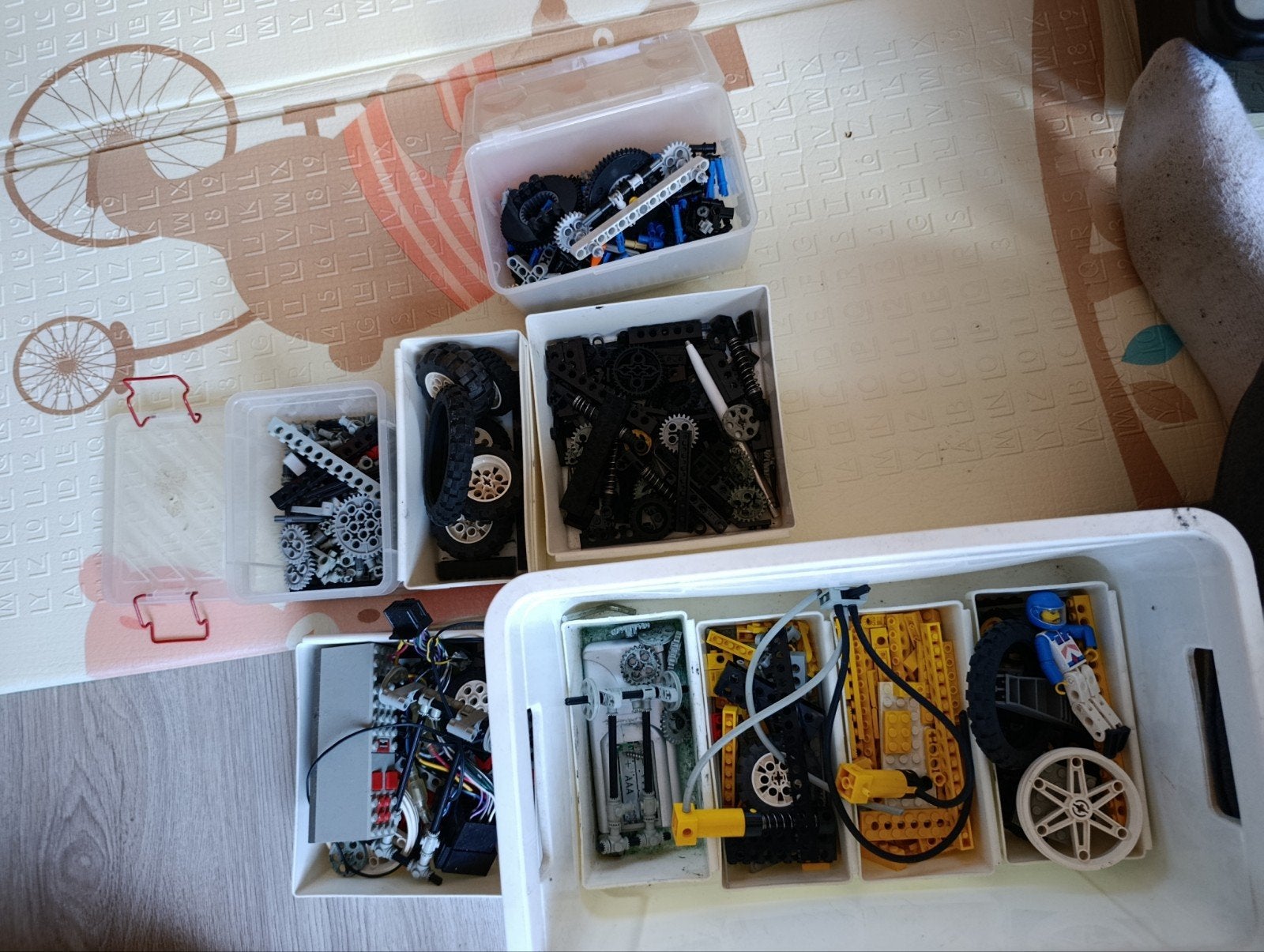 Vintage LEGO Technic sets - Netjes en geordend in dozen, Kinderen en Baby's, Lego, Ophalen of Verzenden, Zo goed als nieuw, Technic