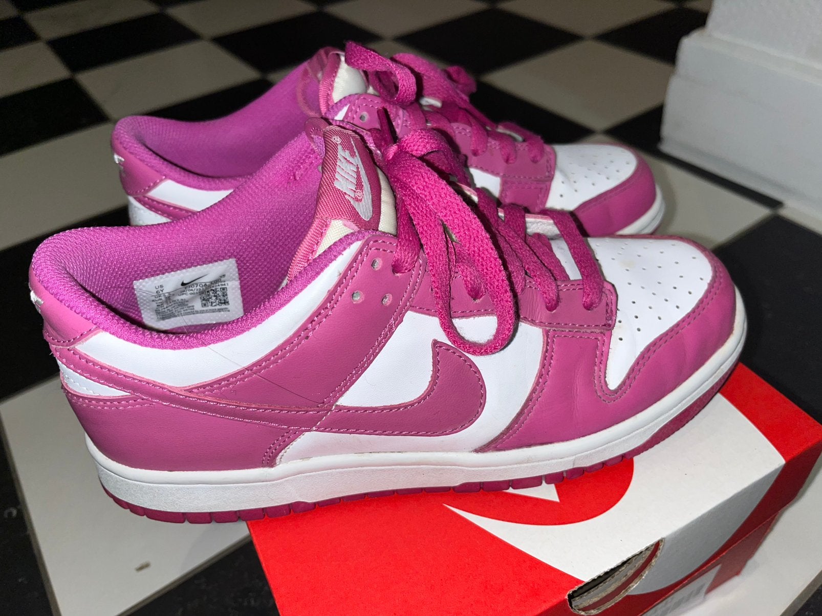 Nike dunk low roze wit 38.5, Ophalen of Verzenden, Roze, Sneakers of Gympen, Zo goed als nieuw