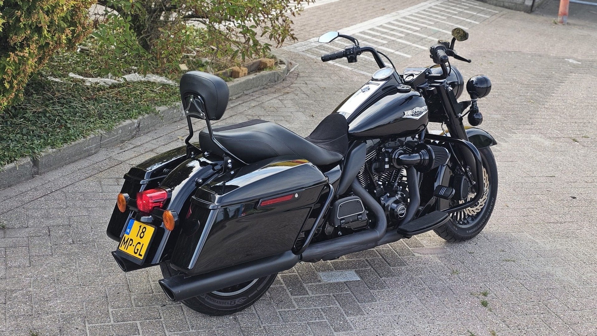 Harley Davidson FLHRC Road King 103 Classic BLACK EDITION CU, 1688 cc, Bedrijf, Cruise Control, Meer dan 35 kW
