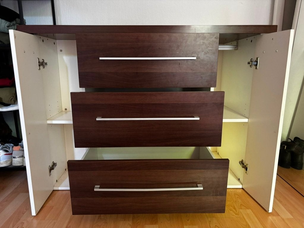 Babykamer, bestaande uit ledikant, commode en kledingkast, Kinderen en Baby's, Kinderkamer | Complete kinderkamers, Ophalen of Verzenden