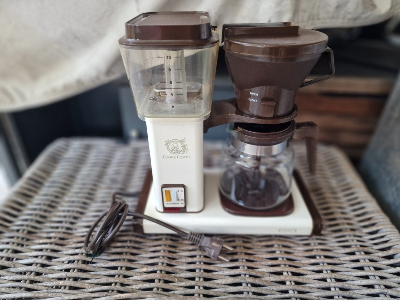 Vintage koffiezetapparaat van Douwe Egberts uit jaren 70
