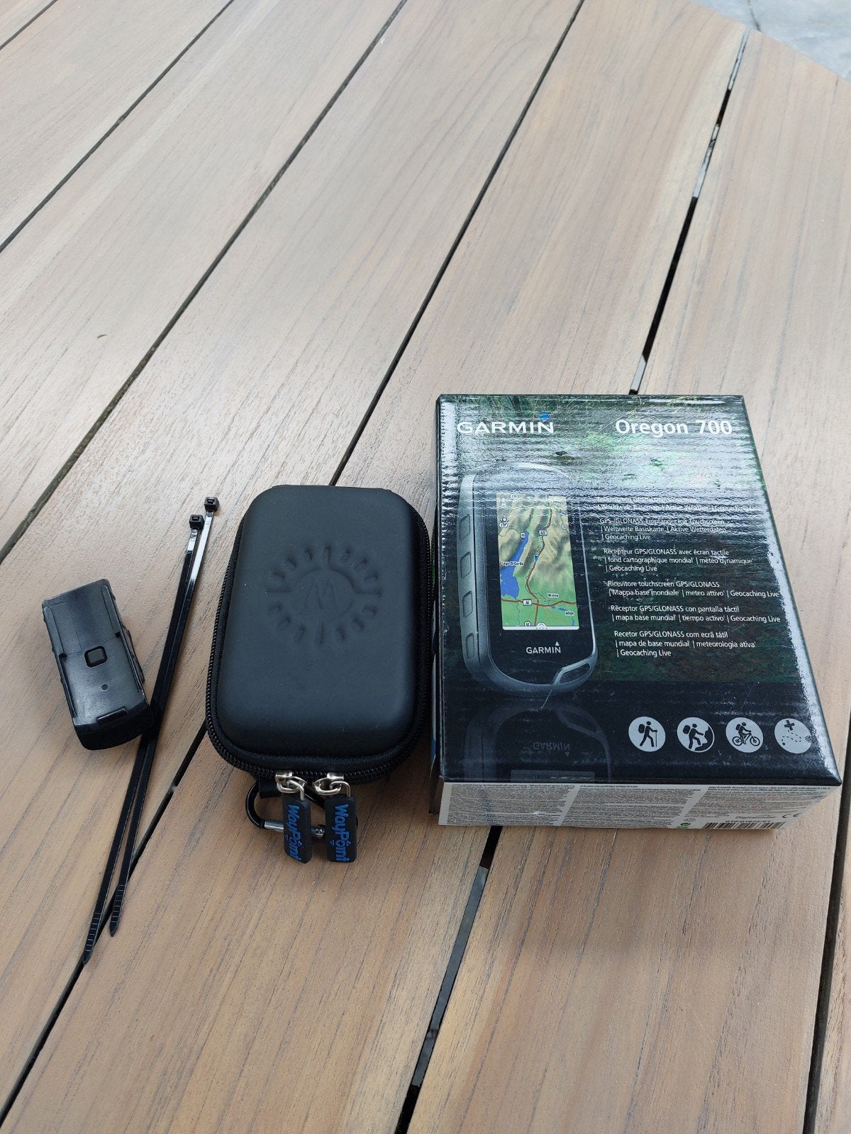Garmin Oregon 700 GPS nieuwstaat plus kaarten en extra's, Sport en Fitness, Bergsport en Wandelen, Ophalen, Zo goed als nieuw