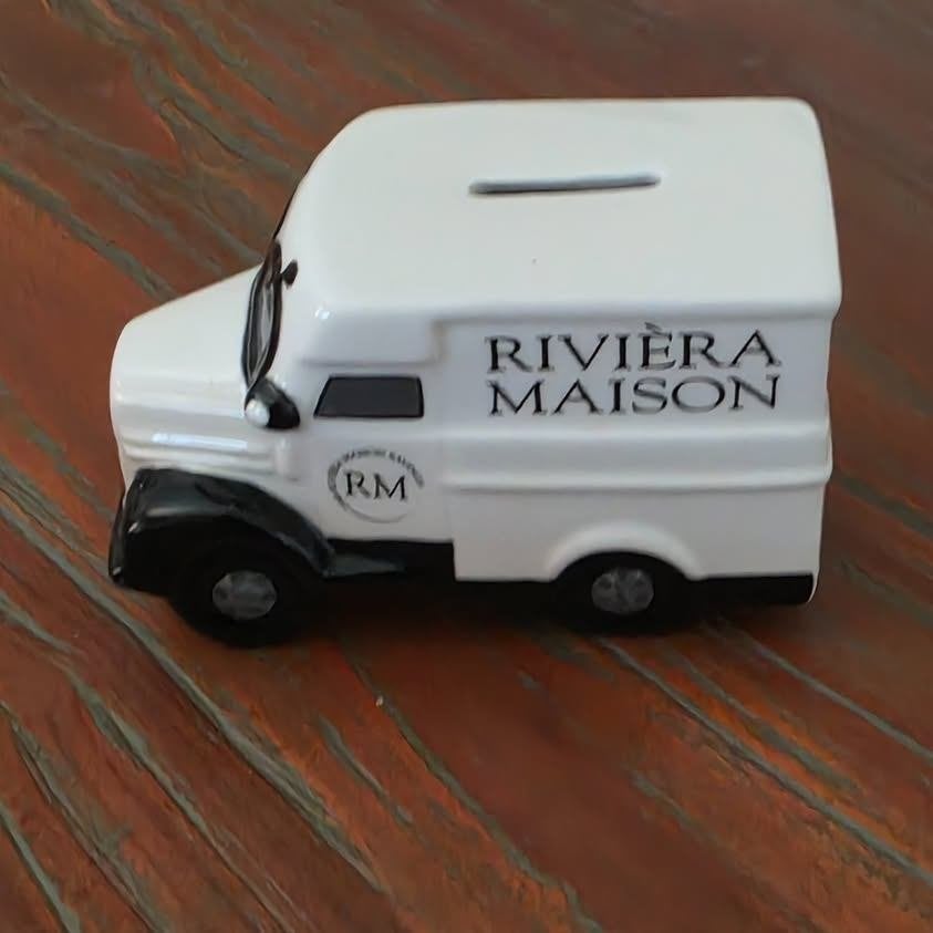 Riviera Maison RM-1948 bestelwagen/spaarpot van keramiek., Ophalen, Nieuw, Porselein, Kop en/of schotel