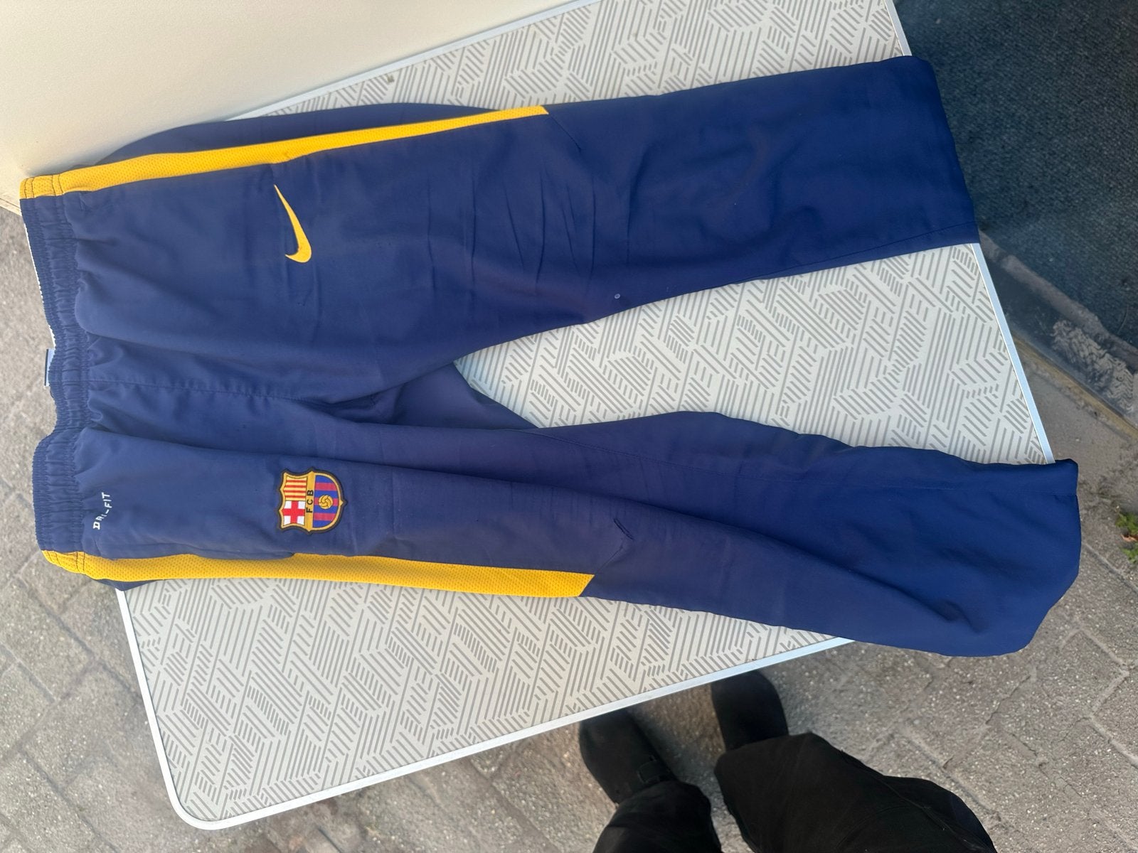 Nike FC Barcelona Dri-Fit Trainingsbroek Maat M, Kleding | Heren, Sportkleding, Ophalen of Verzenden, Voetbal, Gedragen, Maat 48/50 (M)