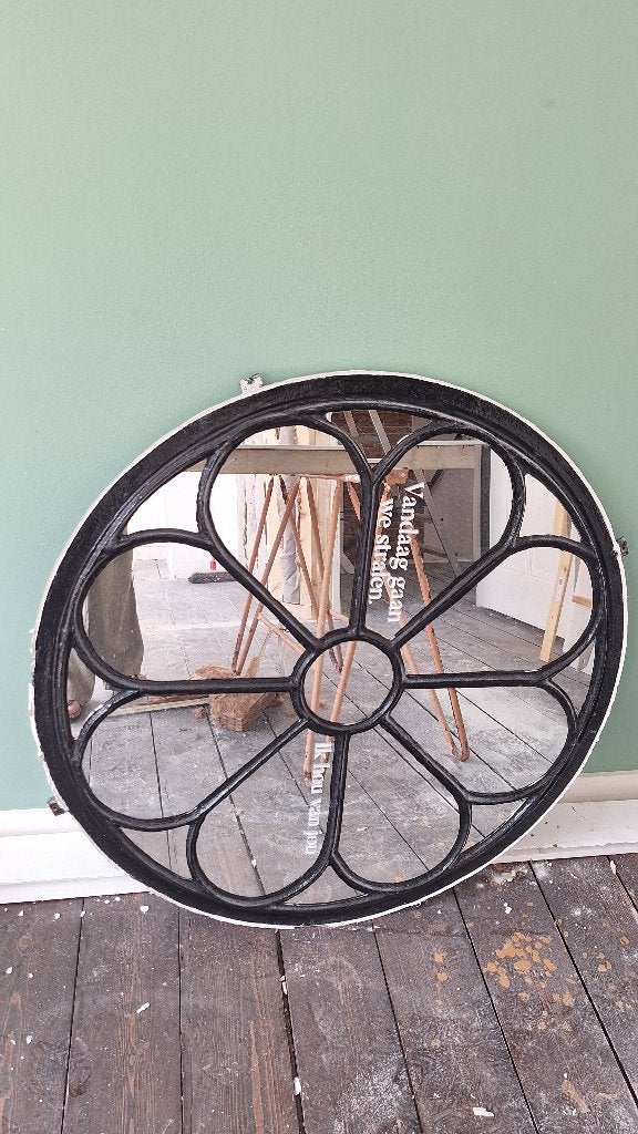 Bijzondere ronde spiegel, Huis en Inrichting, Woonaccessoires | Spiegels, Ophalen, Gebruikt, Rond, 75 tot 100 cm
