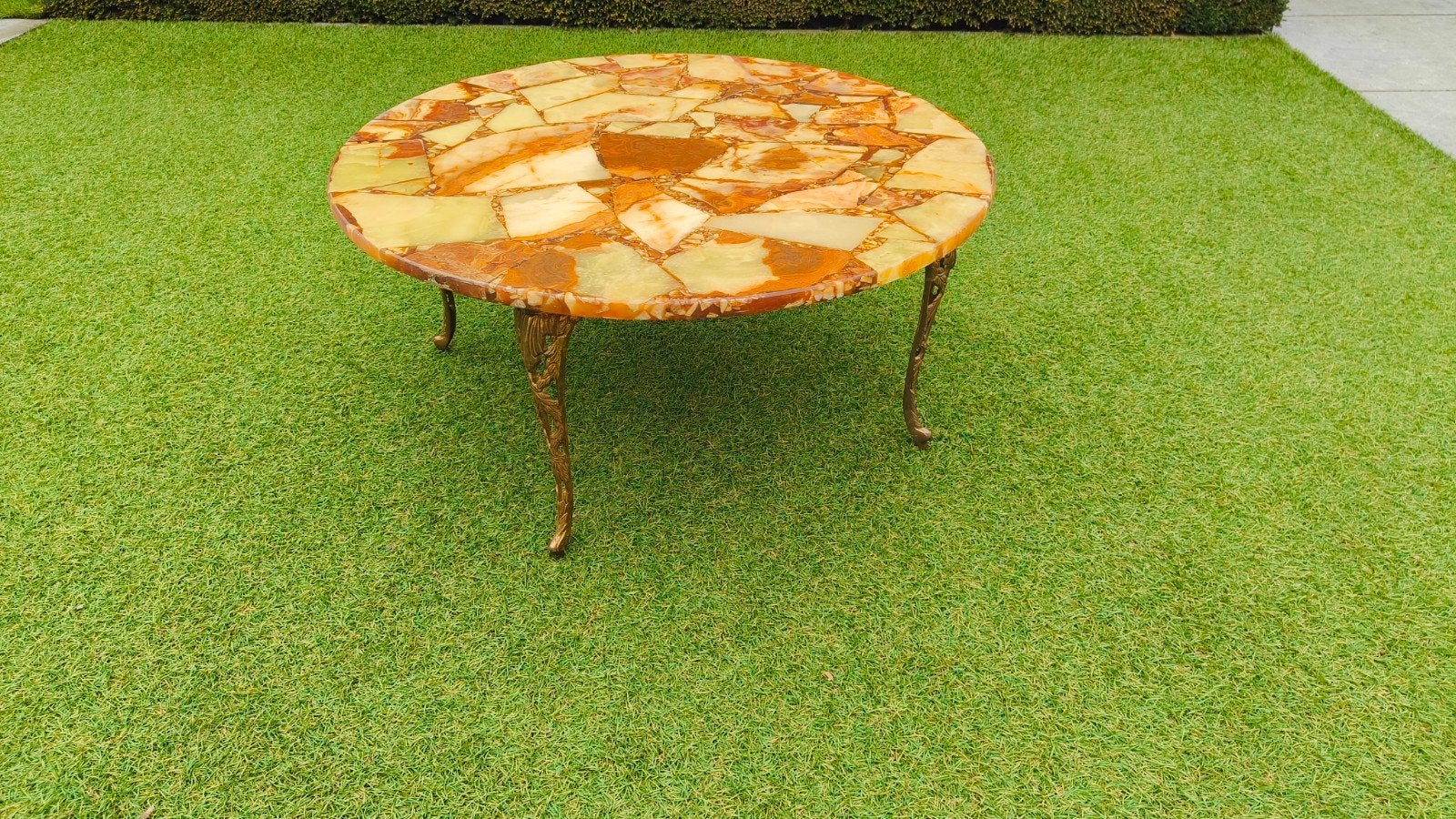 Ronde salontafel 90 cm met onyx blad en bronzen poten, Ophalen