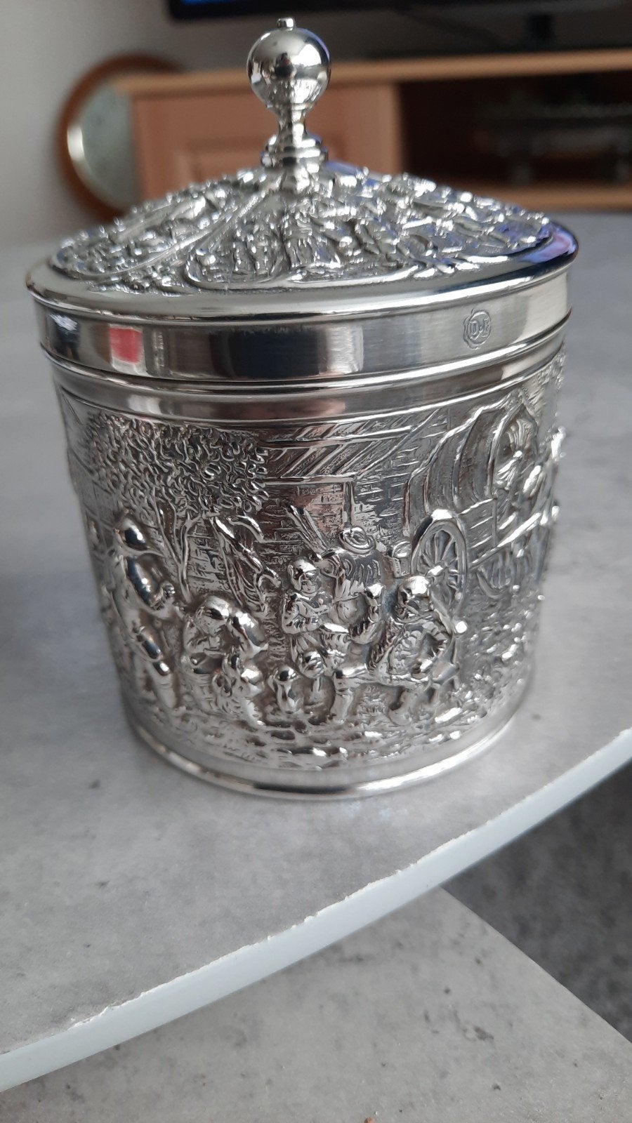 Douwe Egberts verzilverde theebus, Ophalen of Verzenden