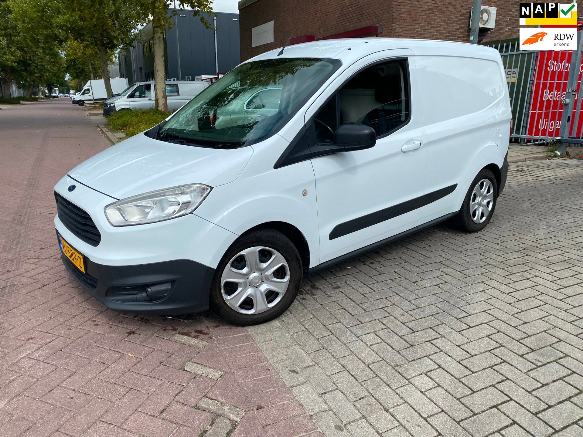 Ford Transit Courier 1.6 TDCI Trend /160.315KM NAP / Airco /, Voorwielaandrijving, Euro 5, Stof, Gebruikt